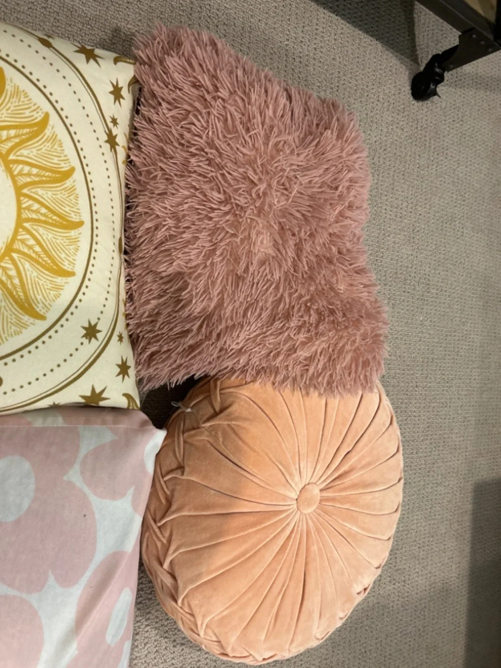 Set of 7 decorative throw pillows